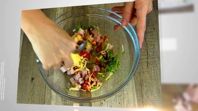 Рулет–омлет с ветчиной, сыром и помидором. Бризоли. Готовим простые рецепты от wowfood.club смотреть онлайн