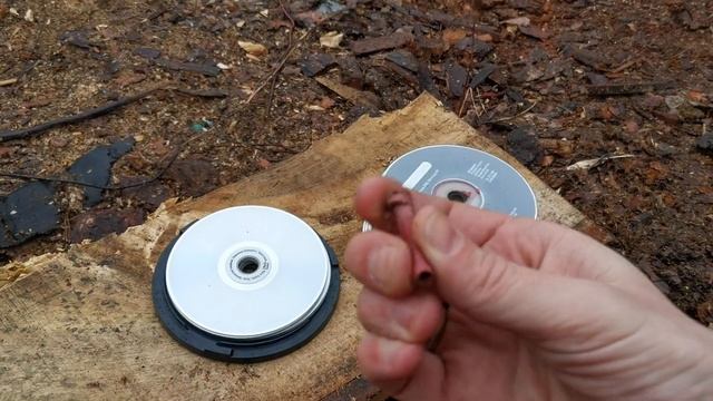 МОЩНЫЕ ПЕТАРДЫ vs КОМПАКТ ДИСК смотреть онлайн