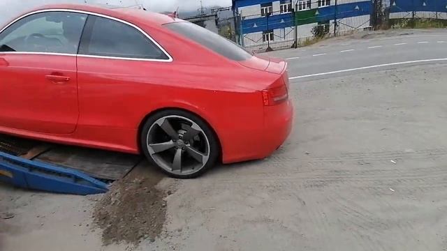 Audi RS5 4.2 quattro. Поймал камень днищем...?Гур отьехал. смотреть онлайн