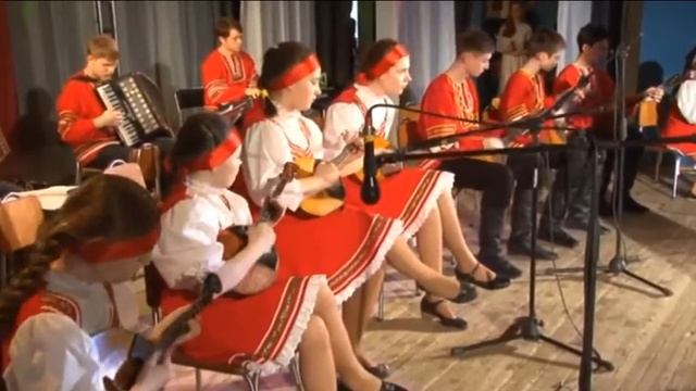 Образцовый оркестр народных инструментов "Калинка" -В. Шаинский "Голубой вагон" смотреть онлайн