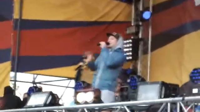Макс Корж лужники смотреть онлайн