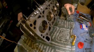 Притирка клапанов,замена направляющих втулок,маслосъемные колпачки нива шевроле.