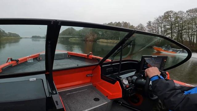 NorthSilver 585 FishPro x Suzuki DF200 vs Berkut x Yamaha 70 смотреть онлайн