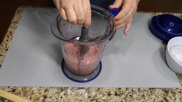 За 1 минуту МОРОЖЕНОЕ без сахара, сливок и молока. Сразу три разных вкуса. смотреть онлайн
