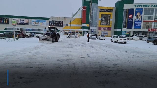 Уборка снега возле торговых центров смотреть онлайн