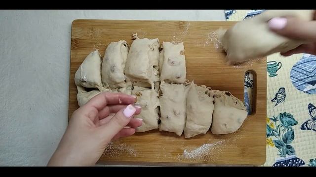 Английские булочки с изюмом смотреть онлайн