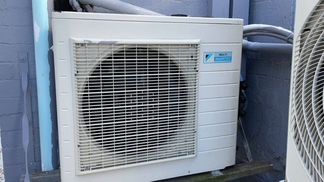 Diagnosing Daikin F3 Error (Compressor EP 1) смотреть онлайн