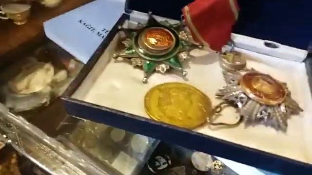 Настоящие сокровища старины и реликвии в антикварном магазине в Анталии ! смотреть онлайн