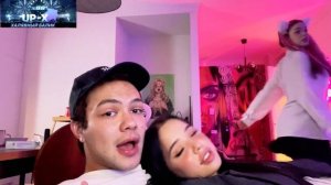 Луна Ком и Акулич целуются дома у Тендерлибае