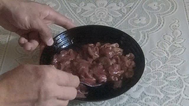 (ОСТРАЯ ГОВЯДИНА С МАКАРОНАМИ) смотреть онлайн