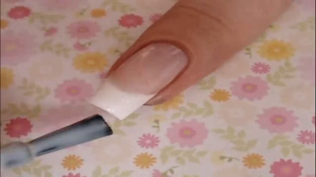 Маникюр на выпускной. Французский маникюр. French NailArt Tutorial смотреть онлайн