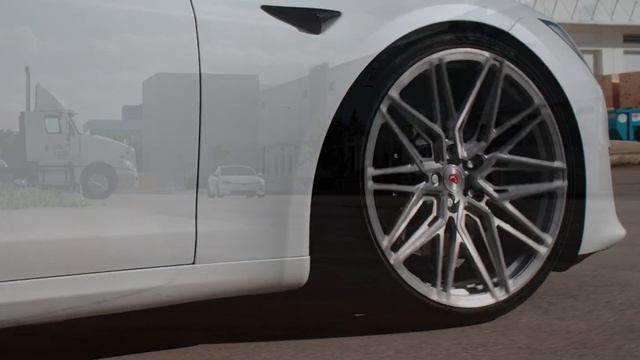 Tesla Model S Plaid Lowered | Vossen Forged | EVO-5R Wheels смотреть онлайн