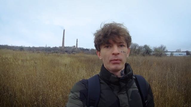 Сам себе фотограф. Фотографирую сам себя в плохую ветренную погоду. Nikon D3200 + Yongnuo 50mm. смотреть онлайн