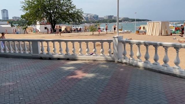 Гуляю по набережной в Геленджике смотреть онлайн