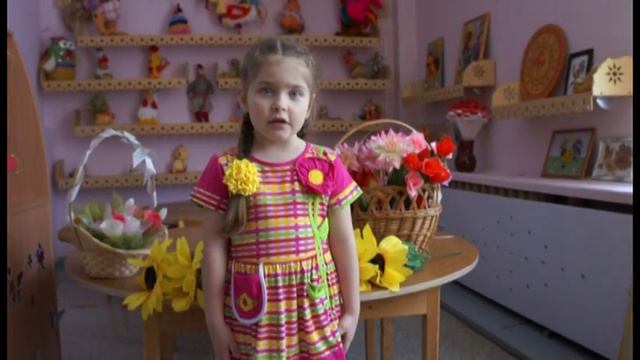 Страна читающая - Альбина Бобкова читает произведение "Я искала золотую осень" О. Фокина смотреть онлайн
