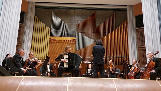 Р. Гальяно. ,,Opale concerto" l часть. Исп. ГКО. Дирижер- Е. Бушков. Солистка -Ксения Орлова. БГФ. смотреть онлайн