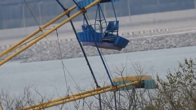Позор Керчи. "Чёртово колесо" на набережной Керчи. смотреть онлайн