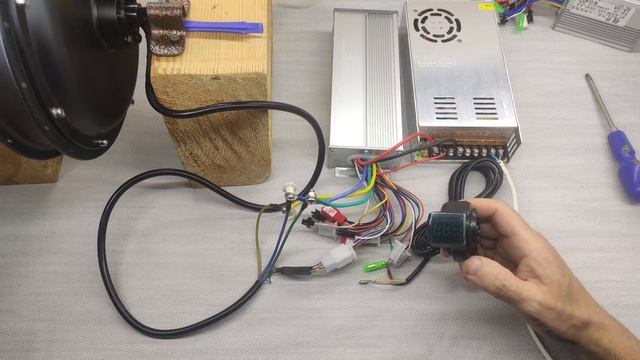 Как подключить контроллер мотор-колеса Обзор всех проводов смотреть онлайн