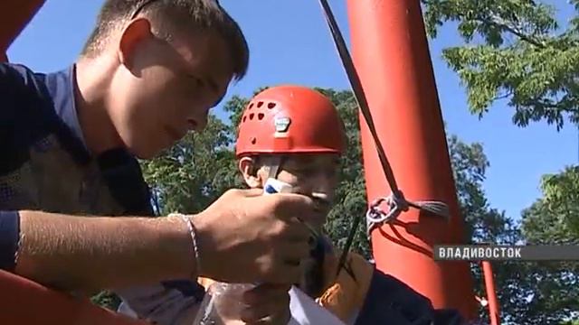 В детском центре "Океан" заработала смена "Юные спасатели" смотреть онлайн