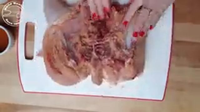 Курица Запеченная в Духовке с Хрустящей Корочкой смотреть онлайн