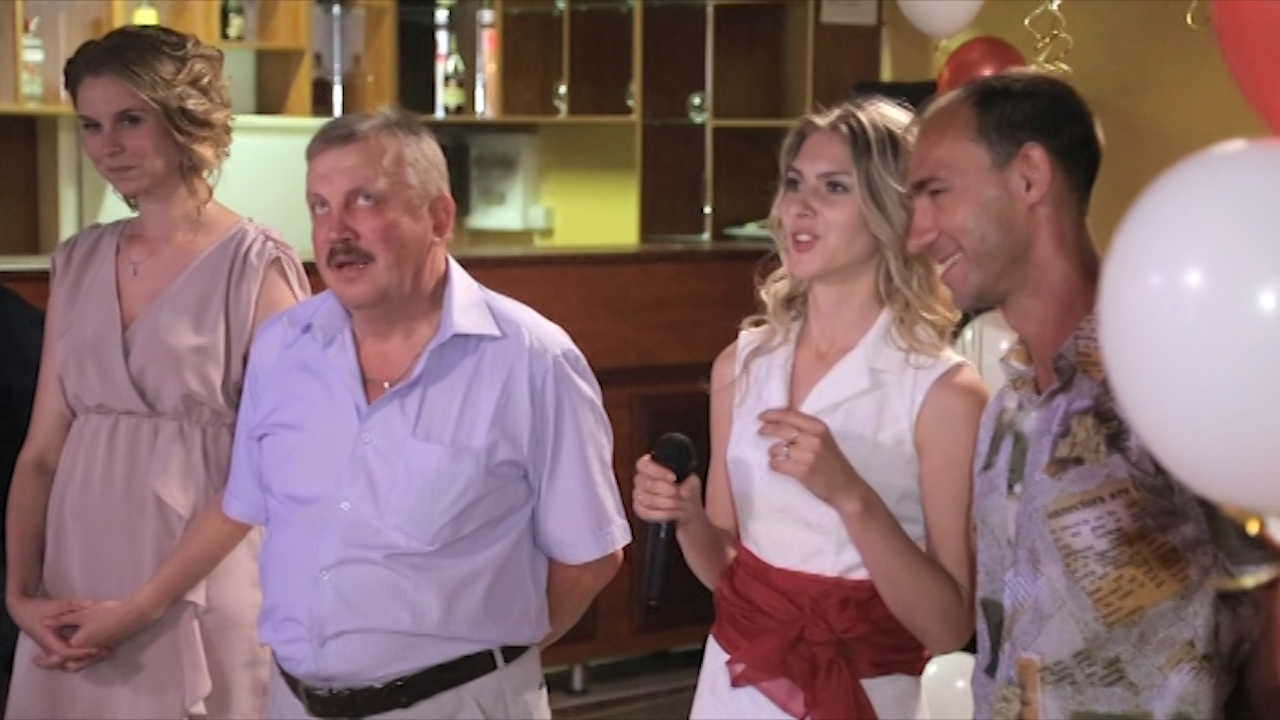 Прикольный конкурс на свадьбе с гостями смотреть онлайн