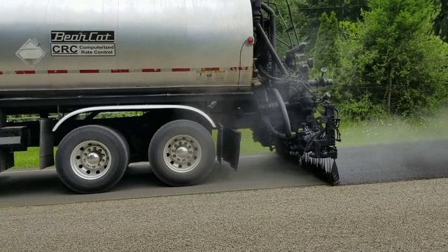 Современный асфальтоукладчик