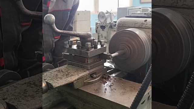 Изготовление детали Болт на токарном станке смотреть онлайн