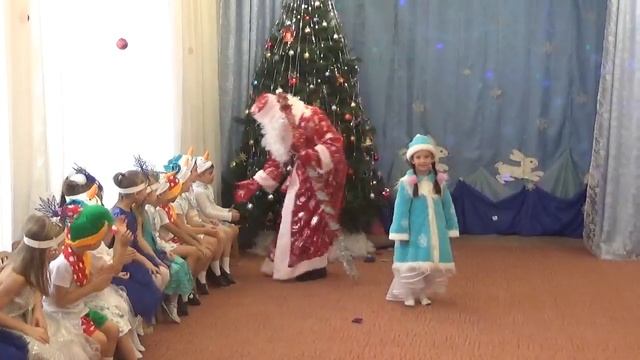 МДОУ детский сад № 49 "Колокольчик" - "Здравствуй, Новый год" (старшая 2) смотреть онлайн