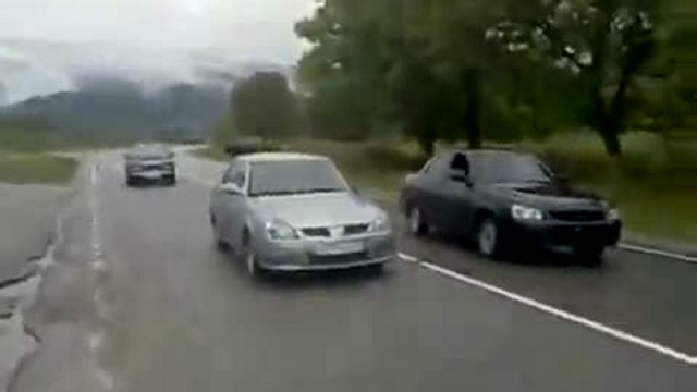 Неудачный заезд. Машины улетели.... смотреть онлайн