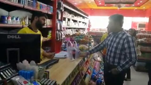 Daewoo terminal Lahore ke tuck Shop par AC Raiwind ka chapa смотреть онлайн