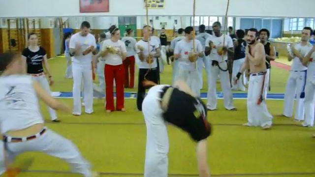 Aulão Mundo Capoeira 20-03-2010 (Parte 1) Mestrando Samuca смотреть онлайн