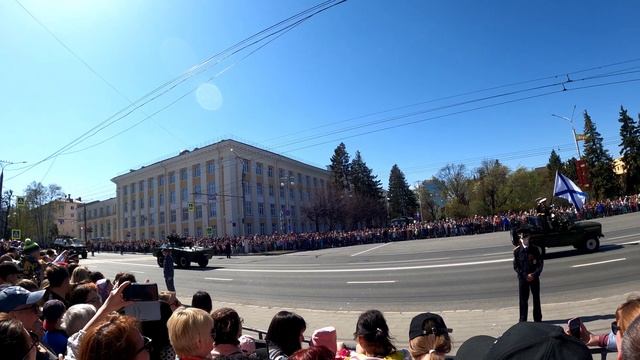 Парад военной техники на День Победы в Чебоксарах. С праздником вас всех друзья! 2022г. смотреть онлайн
