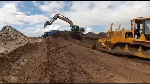 Проведение работ в пещаном карьере участок Н - 31 Петриковка Автомагистраль Юг смотреть онлайн