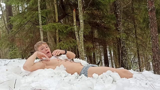 Перевал Дятлова! Специальный эксперимент: как влияет холод на организм человека? 1 час в сугробе! смотреть онлайн