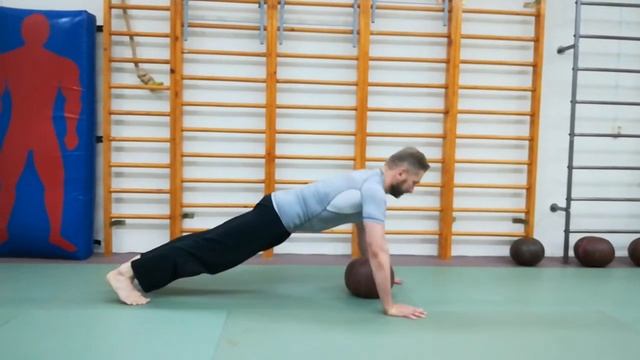 Danda Vinyasa part 03/18 Данда Виньяса часть 03/18 смотреть онлайн