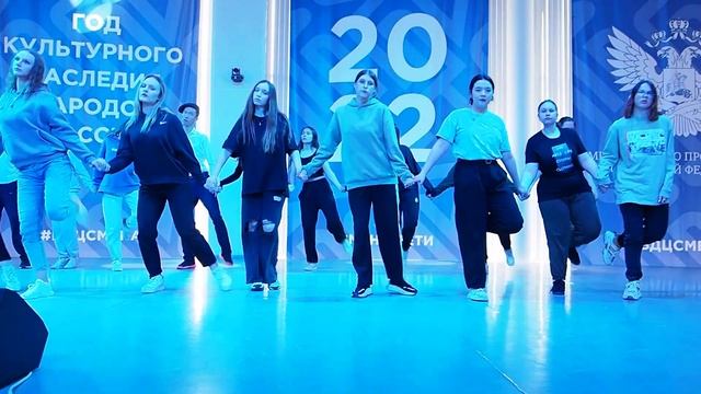 Танцы в Смене 2 (5 смена 2022).mp4 смотреть онлайн