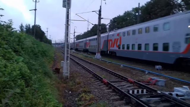 ЭП2К-175 с фирменным поездом двухэтажным 025А "Смена-А. Бетанкур" смотреть онлайн