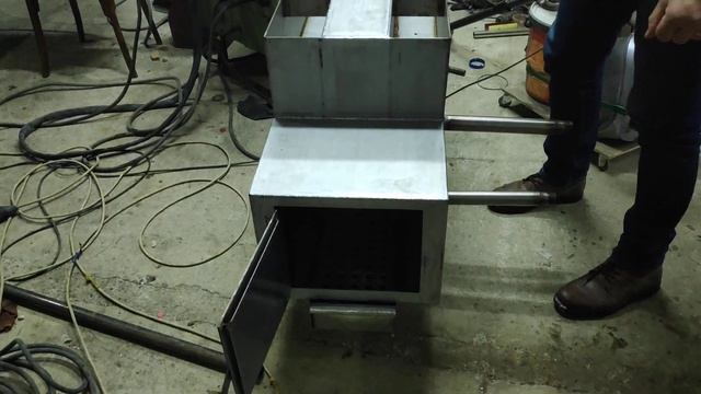 Sobă pentru saună din 4 mm în interior este montat un schimbător de căldură că să încălzească niște смотреть онлайн