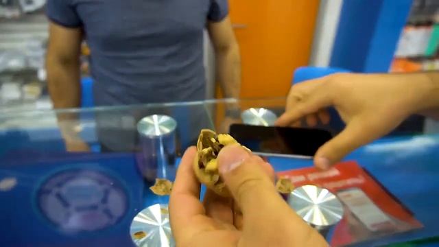 Краш тест Гидрогелевой защитной пленки от компании Rock Space смотреть онлайн