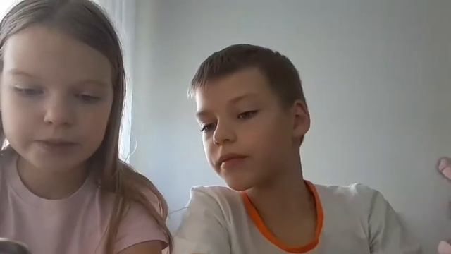 Не скажи слова удивления! Игра с братом смотреть онлайн