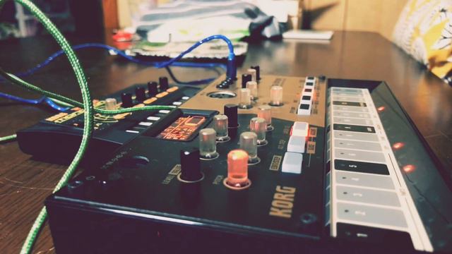 Blackbutter • Korg Volca Drum & Monotron Delay смотреть онлайн