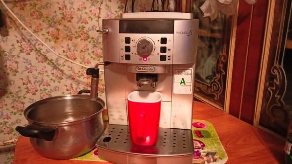 Чистка кофемашины Delongi MAGNIFICA S лимонной кислотой в домашних условиях.
