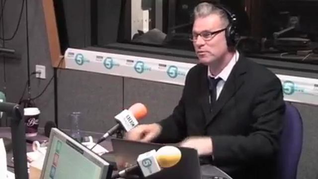 Easy A reviewed by Mark Kermode смотреть онлайн