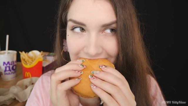 ASMR McDonalds ? (EATING SOUNDS) ? | АСМР ? Итинг, поедание ? Макдональдс ? смотреть онлайн