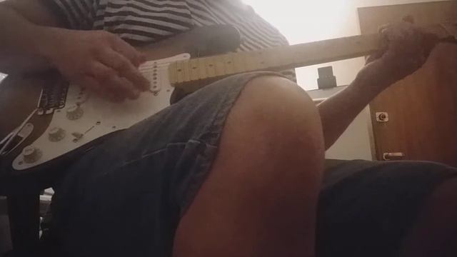 Fender Strat AVRI 54 vs Reverend Jetstream 390 смотреть онлайн