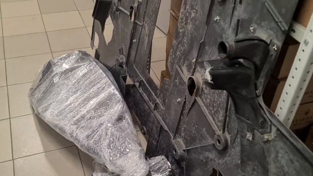 Привезли в ведрах разобранный Феррари, получится ли оживить суперкар? (начало)