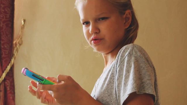 Нас заставили прыгнуть с парашютом?! смотреть онлайн