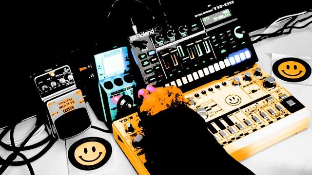 Acid Machine - TD3 Behringer TD-3 Bass Line Synth - Roland TR-6S Drum Machine - MS-70CDR & FX600 смотреть онлайн
