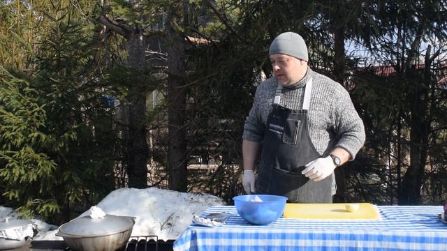 Фрикадельки,пилав готовим с овощами на мангале в казане[Готовим на огне] смотреть онлайн