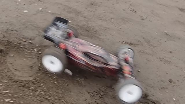 お値段以上の走り！？豪華装備なのにリーズナブルな本格仕様2WDバギーの走り！！【LC RACING BHC-1】 смотреть онлайн